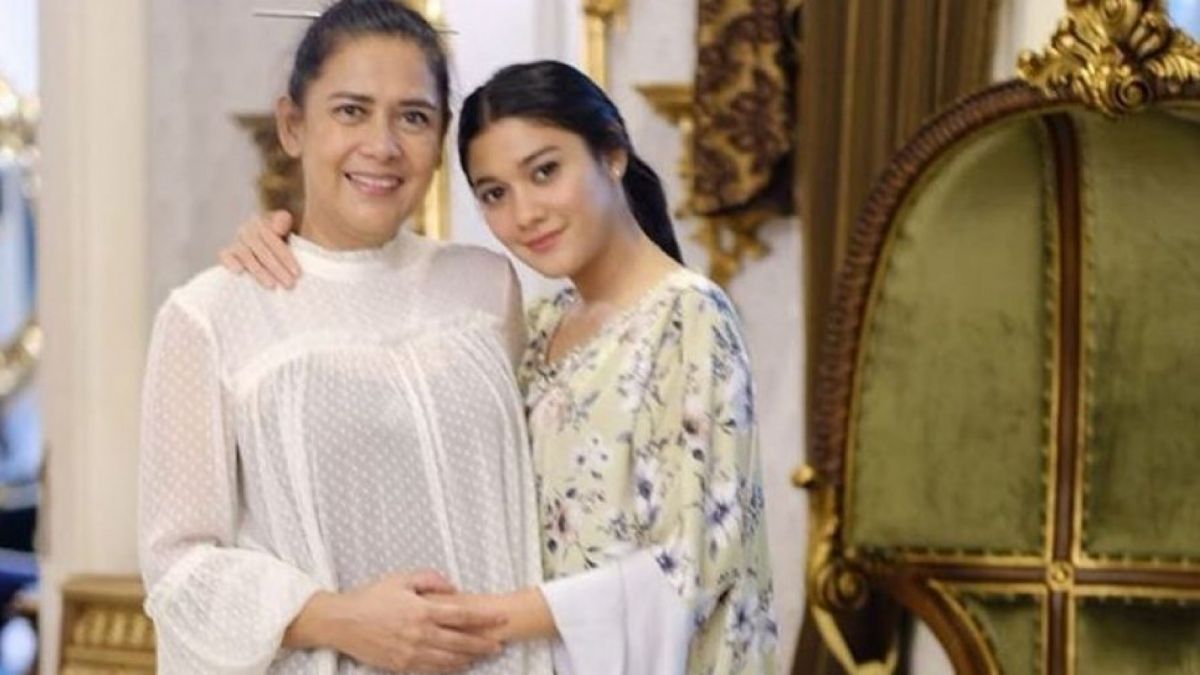 Lidya Kandou bersama Nana Mirdad. [Instagram nana misread]