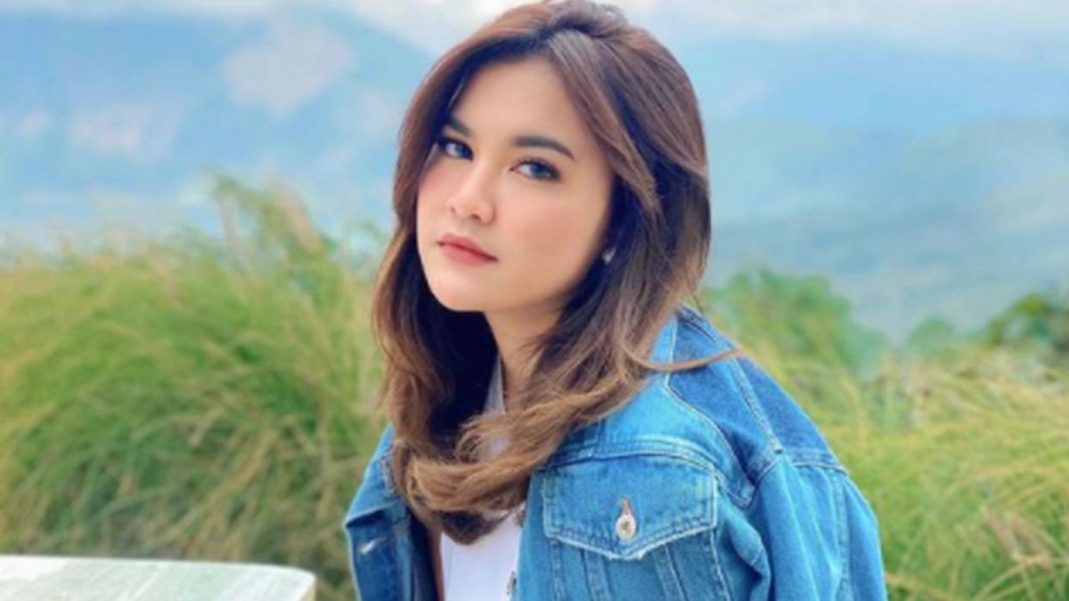 Sikap Mahalini dianggap tidak sopan ketika bertemu dengan Nathalie Holscher [Instagram/ @mahaliniraharja]
