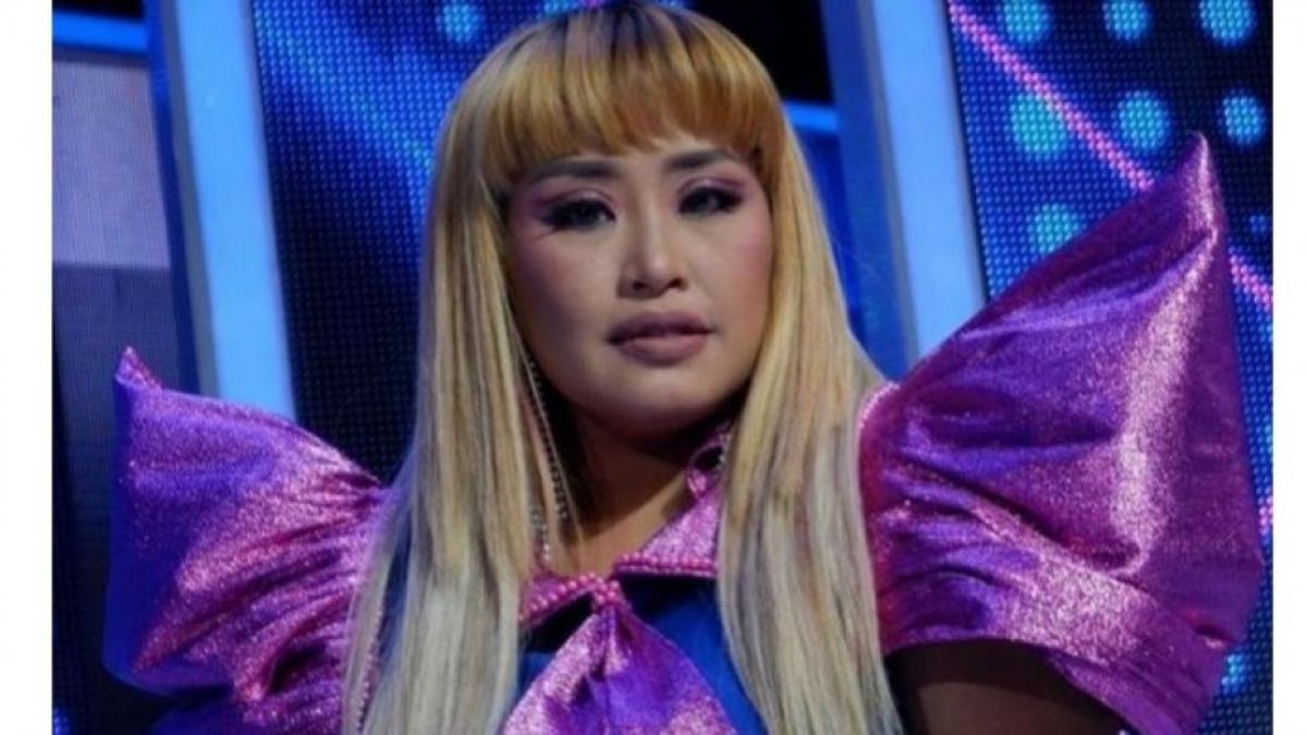 Pinkan Mambo sebut dirinya punya simpanan laki-laki berinisial G [Instagram/@pinkan_mambo]