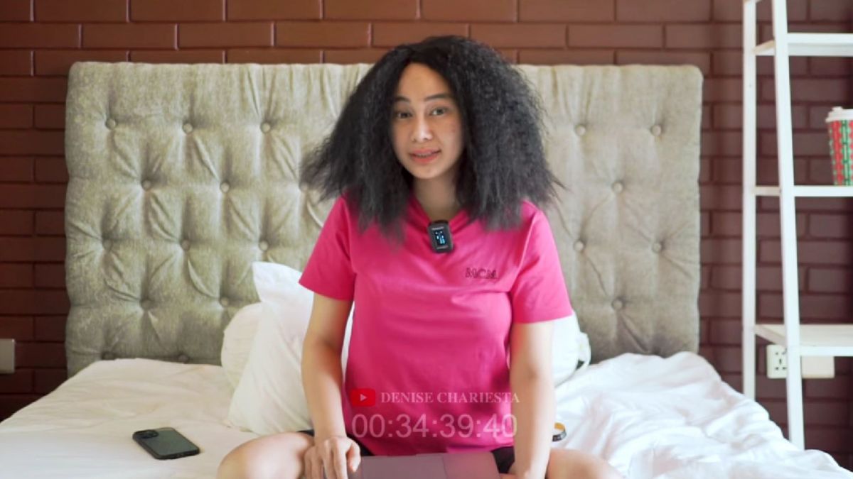 Usia bercerita dengan Denny Sumargo, kini Denise Chariesta bongkar aib di podcast Deddy Corbuzier. [YouTube Denise Chariesta]