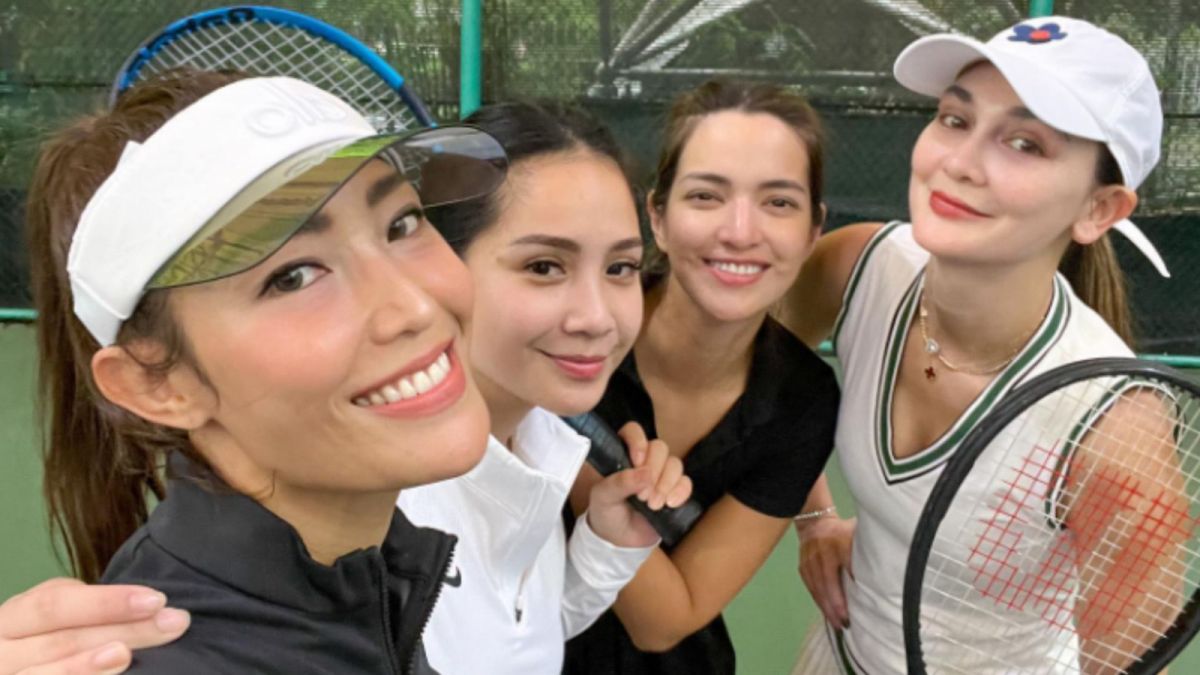 Potret kebersamaan Ayu Dewi bersama, Nia Ramadhani, Luna Maya dan Nagita Slavina. [Instagram/mrsayudewi]