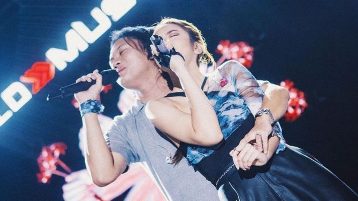 Gaya Pacaran Artis yang Dikritik Kelewat Mesra  (Instagram/mahaliniraharja)