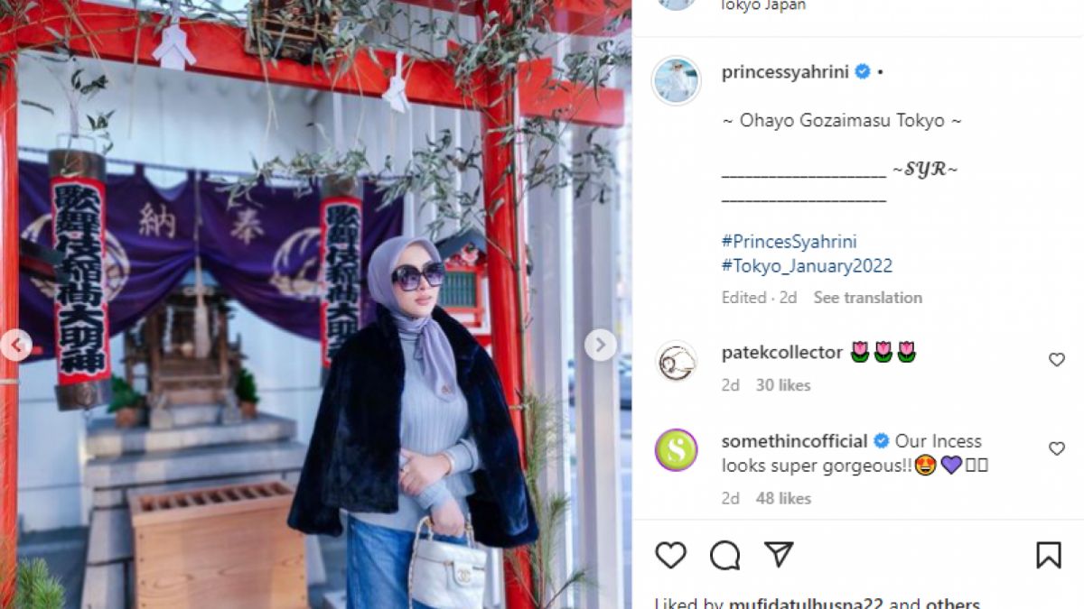 Gaya foto Syahrini menutupi perut [Instagram/@princessyahrini]