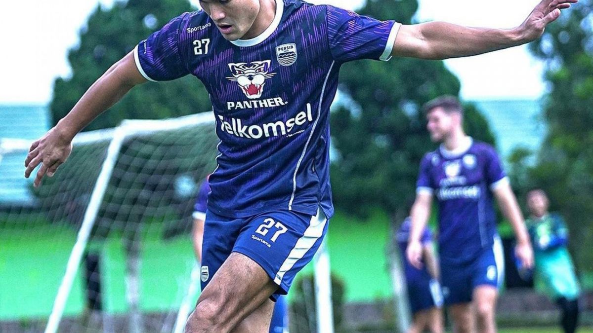 Zalnando yang sudah turut berlatih bersama rekan-rekannya di Persib Bandung. Belum diketahui apakah dirinya akan masuk squad dalam menghadapi Persita atau tidak [Instagram @persib]