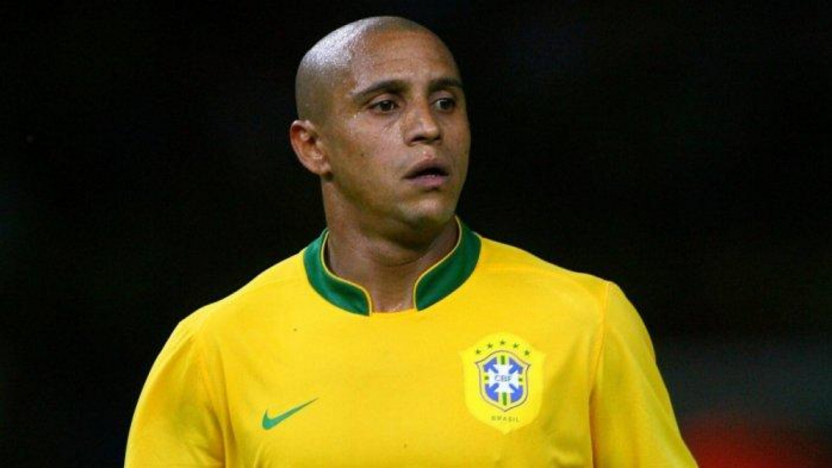 Roberto Carlos saat berseragam Timnas Brasil. [Dok. Transfermarket]
