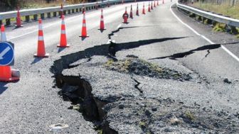 6 Fakta Bencana Alam di Tasikmalaya-Pangandaran, Jalan Retak 100 Meter, Begini Reaksi Pemerintah