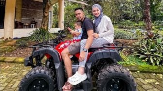 Check-In di Hotel, Nathalie Holscher Dipijat Refleksi, Papah Sayang Ikut Nyusul ke Cipanas