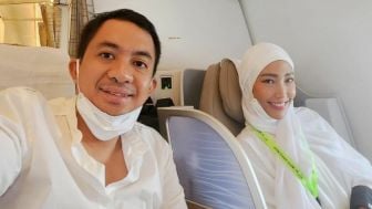 di Tengah Isu Perselingkuhan Regi Datau, Ayu Dewi Justru Panjatkan Doa Ini Saat Ibadah Umrah