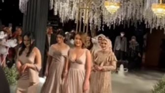 Heboh! Belahan Dada Amanda Manopo Tampak saat Jadi Bridesmaids, Warganet: Sumpah, Malu