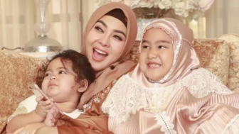 Mengejutkan! Syahrini Belum Punya Momongan Karena Tak Ada Niat, Denny Darko Bongkar Rahasia Incess