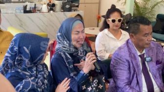 Kecewa! Ferry Irawan Udah Gak 'Kuat' Nahan Langsung Lepas Pakaian Venna Melinda, 'Kan Gak Pakai Baju Udah Bikin Viral Aja'