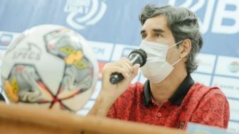 Ingin Kembali Permalukan Persib, Stefano Cugurra Berambisi Ramaikan Persaingan Papan Atas