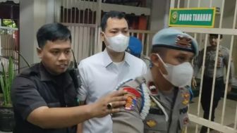 Trending Topik, Polisi Terdakwa Kasus Tragedi Kanjuruhan Divonis Bebas, Merasa Super Lucu, Warganet Sebut Pelaku Pembunuhan Berarti Angin