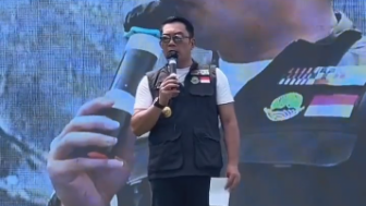 Santai Hadapi Isu Pemecatan Guru, Ridwan Kamil Healing ke Waduk Darma