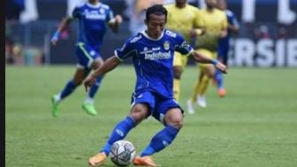 Bek Kiri Persib Sudah Menumpuk, Bagaimana Nasib di Posisi Bek Kanan?