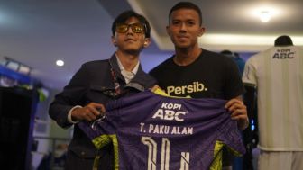 Persib Bandung Rilis Jersey Tandang, Begini Penampakannya