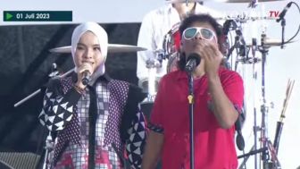 Putri Ariana dan Slank Turut Meriahkan HUT Bhayangkara ke 77