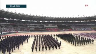 Khidmat Upacara HUT Bhayangkara ke 77 di GBK