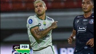 Banjir Gol Arema Vs Persib, Singo Edan Curi Gol Cepat, Teja Paku Alam Sudah Kebobolan 3 Kali