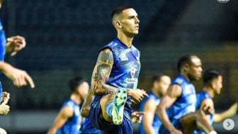 Diboyong Luis Milla, Alberto Rodriguez Angkat Kaki dari Persib Usai Dipermalukan PSM Makassar? 'Tolong Maafkan Saya Bobotoh'