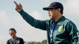 Takluk dari Persija Jakarta, Pelatih Persebaya Surabaya Salahkan Wasit, Bonek Singgung Strategi Aji Santoso