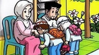 Jumat Berkah, Mengangkat Derajat Orang Tua Lewat Tindakan Kecil