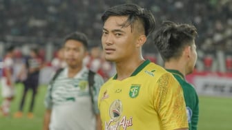 Jelang Kontra Malaysia, Kiper Persebaya Surabaya Ernando Ari Beri Kode ke Shin Tae-yong dengan Tunjukkan ini?