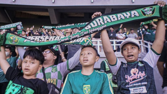 Bonek Mengamuk, Stadion GBT Milik Persebaya Surabaya Disebut Bau dan Panas, Erick Thohir Diminta Turun Tangan