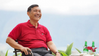 Bukan Jokowi, Ternyata Sosok Ini yang Rekomendasikan Luhut  Panjaitan Berobat ke Singapura