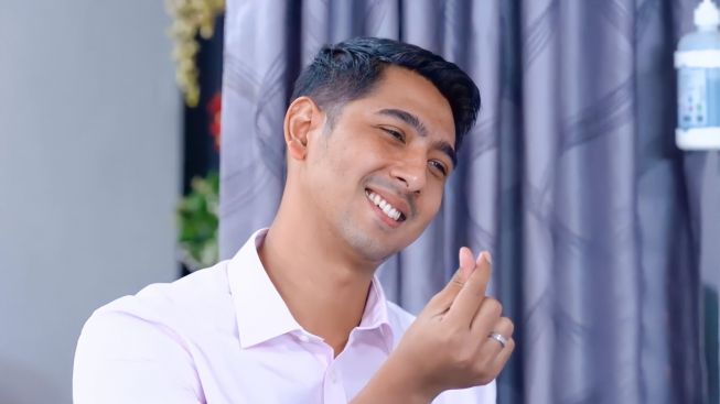 Waduh! Unggahan Galau Insta Story Arya Saloka bikin Netizen Salfok, Kode Ending Amanda Manopo di Ikatan Cinta