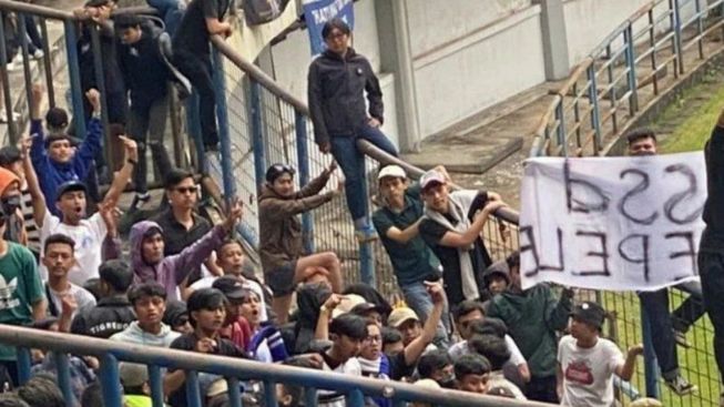 Bobotoh Marah ada Oknum Mau Merusak Persaudaraan dengan Suporter PSS Sleman, Bos Persib Ikut Bicara