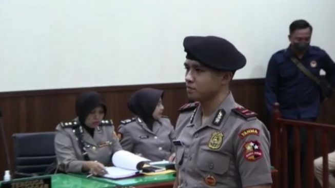 Bharada Richard Eliezer Tak Dipecat dari Kepolisian, Begini Reaksi Warganet