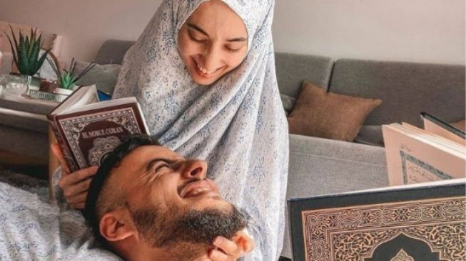 Pernah Hubungan Suami Istri Siang Hari Saat Ramadhan? Begini Hukum dan Tata Cara Penebusan Dosanya Menurut MUI