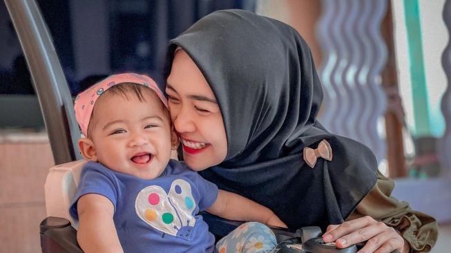 Pola Asuhnya Sering Dihujat, Ria Ricis Sempat Malas Urus Anak