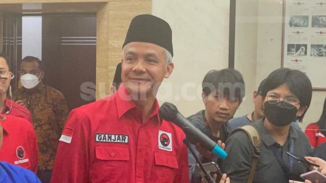 Kampanye di Cirebon, Ganjar Pranowo: Seorang Pemimpin Harus Menunjukan Wajah Aslinya, Bukan Topengnya