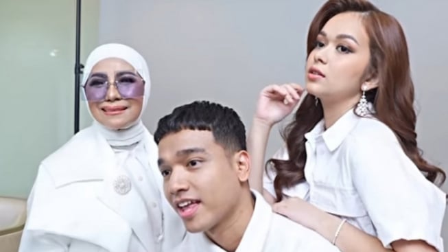 Rebecca Klopper dan Fadly Faisal Foto Bareng di Studio bak Pre-Wedding, Batal Putus?