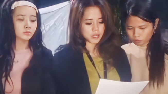 Kejam! Video Kucing Dicekoki Miras di Padang oleh 3 Remaja Wanita, Membuat Gempar di Media Sosial