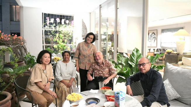 Photo Sri Mulyani dengan Joseph Stiglitz, Bahas Perkembangan Ekonomi Dunia